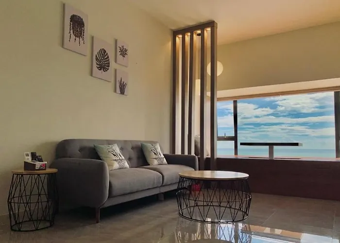 Imperio,Res - Seaview -- Private Room -- 5-7Pax