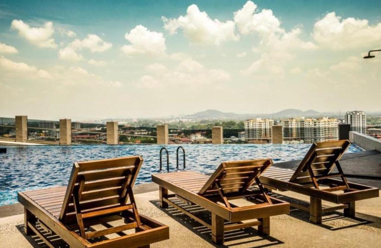 Apartemen Imperio,res - Seaview -- Private -- 5-7pax *